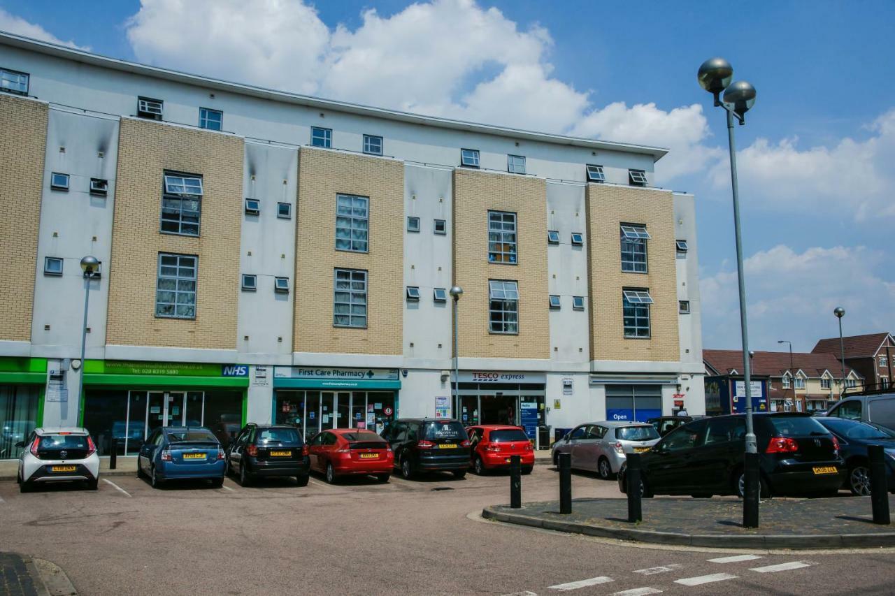 Riverside 2 Bed Apartment Londen Buitenkant foto