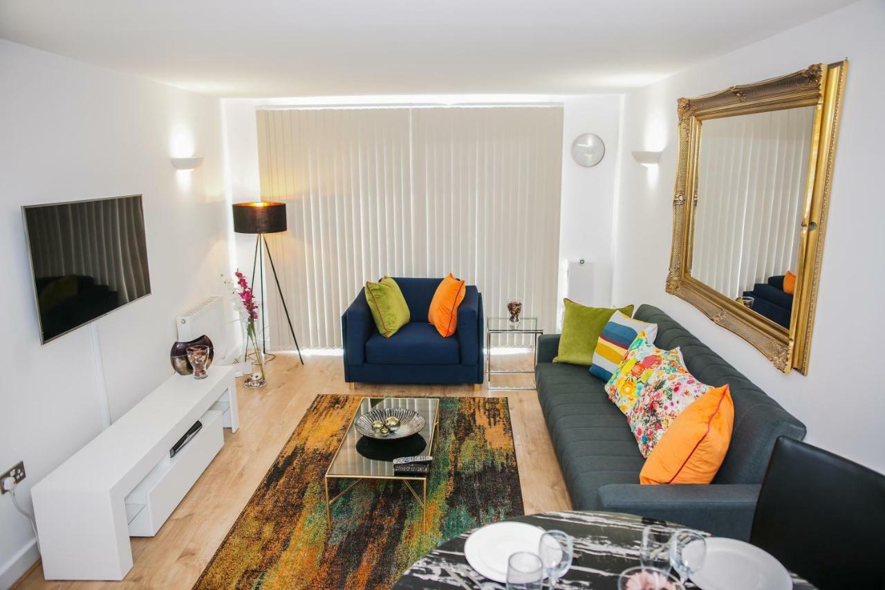 Riverside 2 Bed Apartment Londen Buitenkant foto