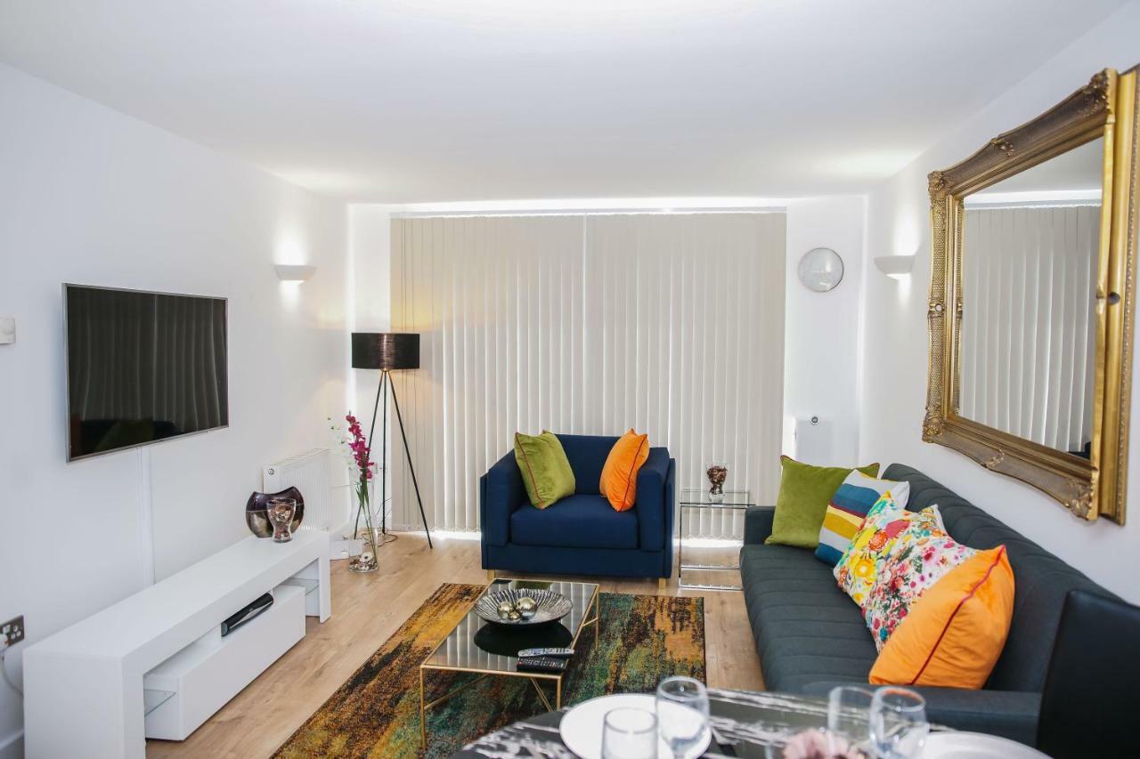 Riverside 2 Bed Apartment Londen Buitenkant foto
