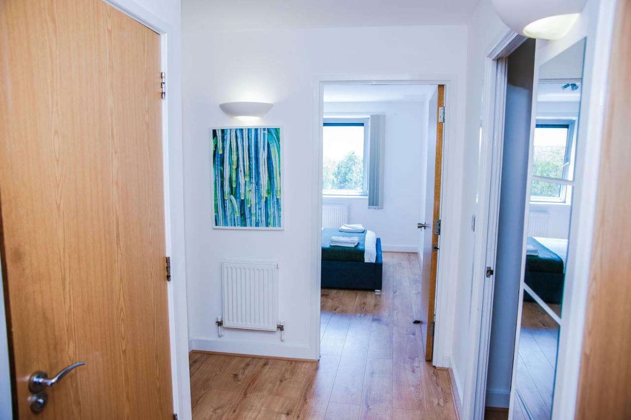 Riverside 2 Bed Apartment Londen Buitenkant foto