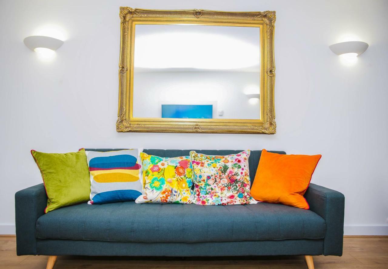 Riverside 2 Bed Apartment Londen Buitenkant foto