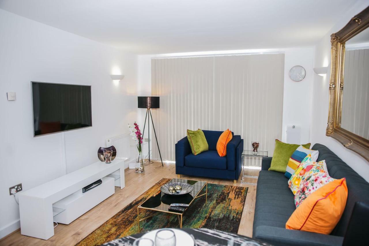 Riverside 2 Bed Apartment Londen Buitenkant foto