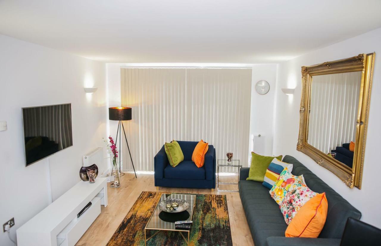Riverside 2 Bed Apartment Londen Buitenkant foto